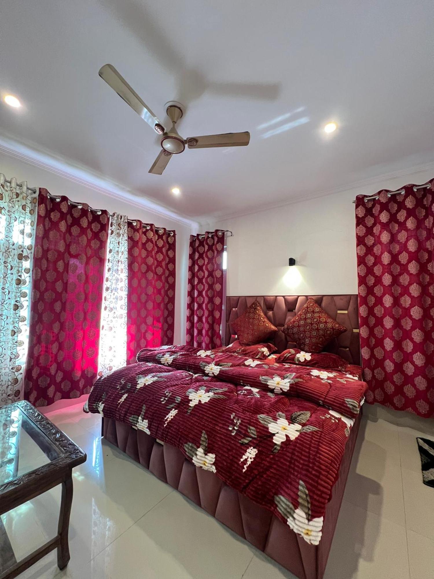 Meer Mansion Homestay Srīnagar Buitenkant foto